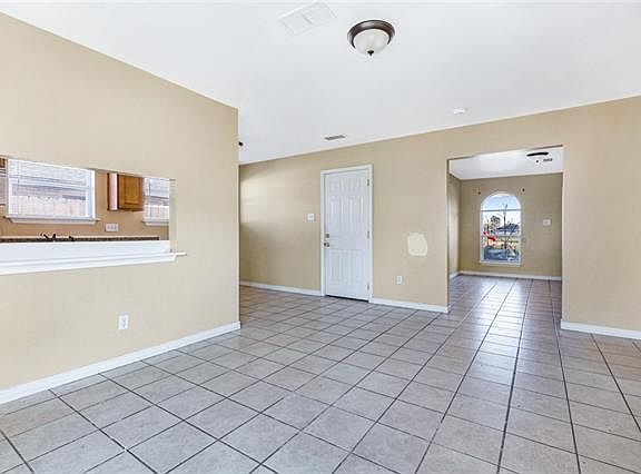 4th image of 612 E Josephine St