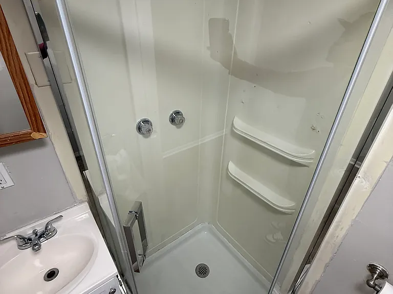 2nd Full Bathroom