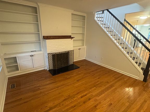 4th image of 1504 Gales St NE