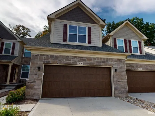 3010 N Spurway Dr, Ann Arbor, MI 48105
