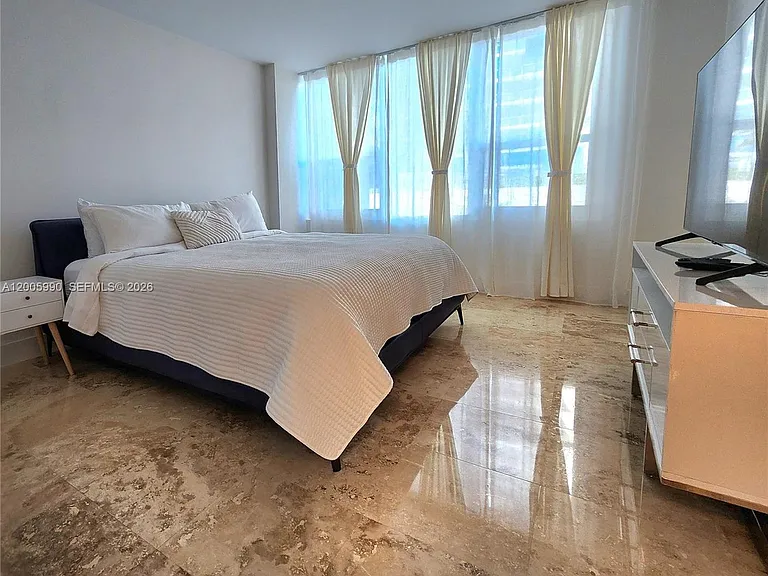 3505 S Ocean Dr #209 — Photo 13