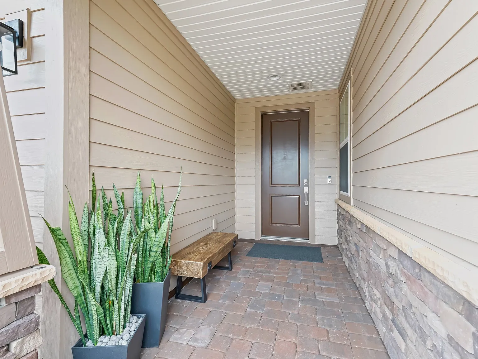 2 bed, 1938 sqft, $4,500 — Photo 2