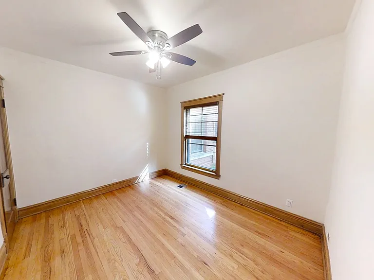 3759-61 N Lakewood Ave — Photo 9