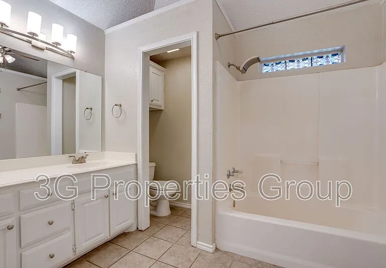 215 Linda St — Photo 14