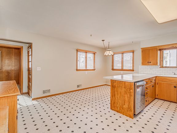 2nd image of 5709 Goodrich Ave