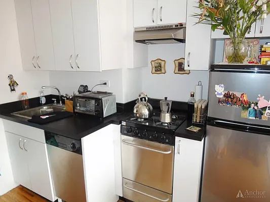 Rented by Anchor Associates | media 16