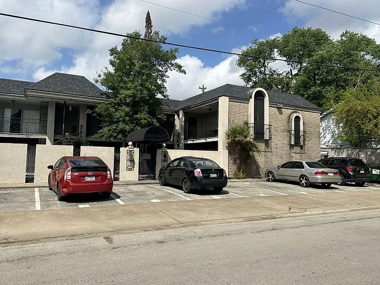 3910 McDuffie — Photo 1