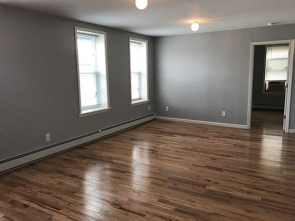 5th image of 119 Liberty St #2