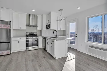 2601 Jane Street, #404