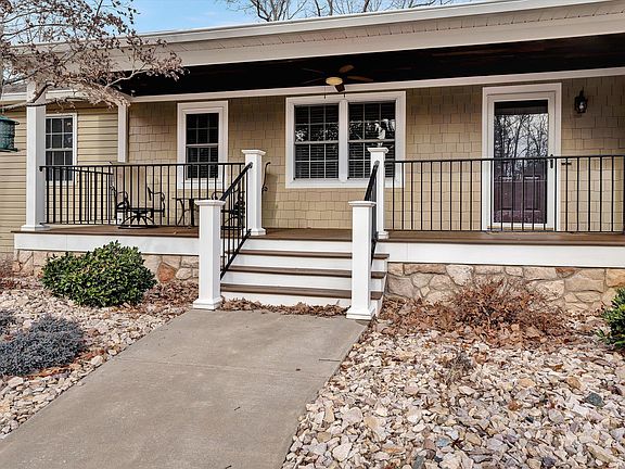 3rd image of 132 Knollwood Dr
