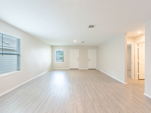 4th image of 4220 Revetment Way