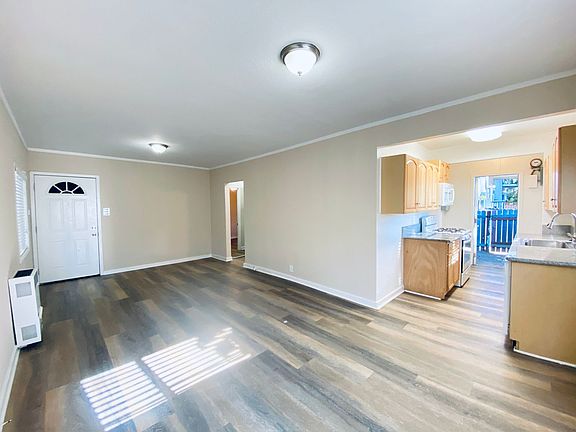 2nd image of 1685-1697 N Summit Ave #109-122133