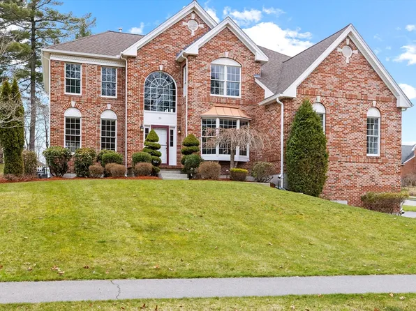 28 Endean Dr, East Walpole, MA 02032