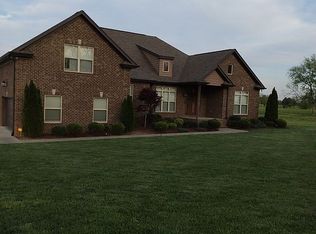 1035 Barry Ln, Gallatin, TN 37066