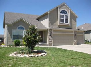 722 Garnes St, Raymore, MO 64083