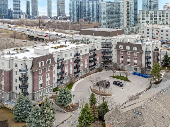 245 Dalesford Rd #414, Toronto, ON M8Y 4H7