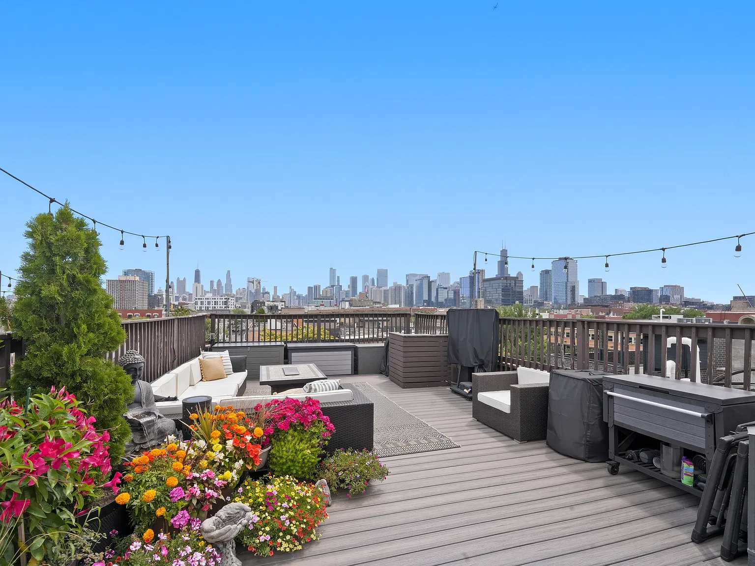 3 bed, 2000 sqft, $6,000 — Photo 2
