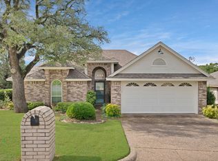 1403 Westwood Dr, Weatherford, TX 76086