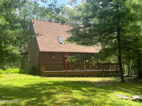 137 Remuda Dr, Lords Valley, PA 18428