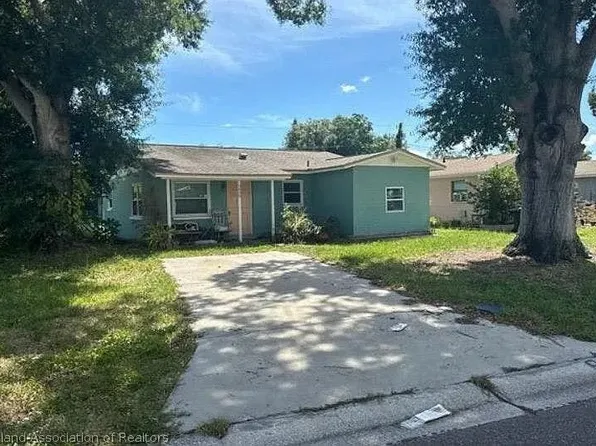 5820 Cypress St N, Saint Petersburg, FL 33703