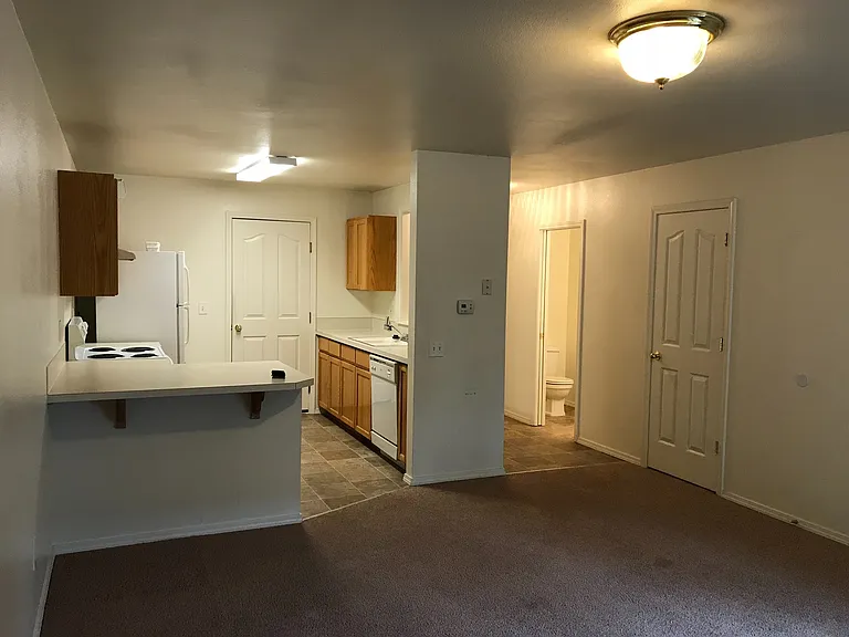 543 W Idaho Ave — Photo 3