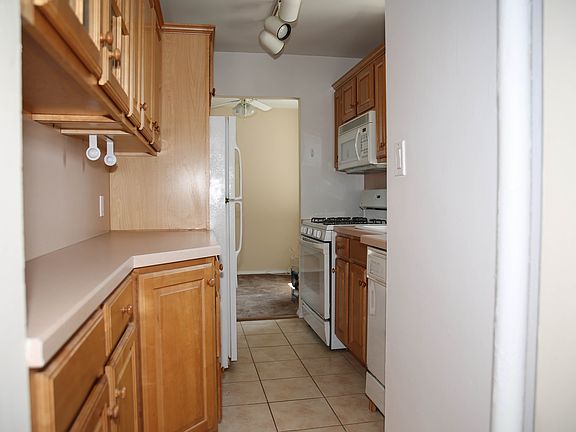 5th image of 120 Horton Hwy APT B10