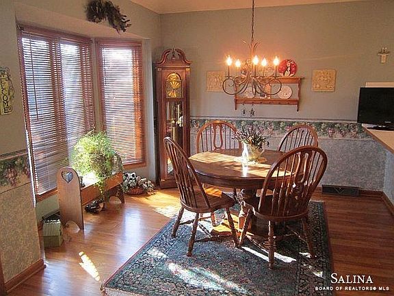 5th image of 2108 Pheasant Ln