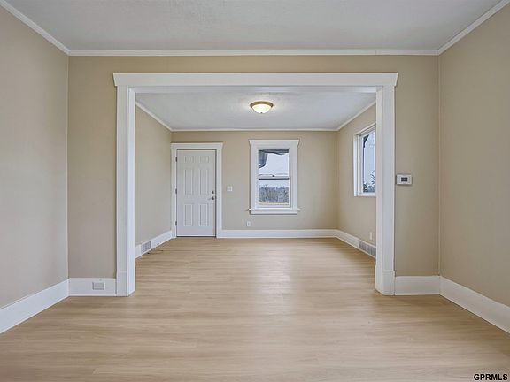 5th image of 4413 Sprague St