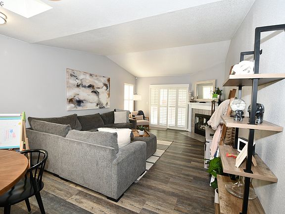 3rd image of 1910 SE 114th Ct APT B