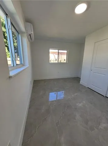4 bed, 4.0 bath, 1725 sqft, $4,900 — Photo 4