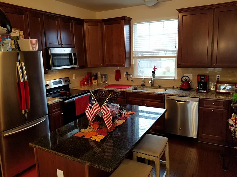 4612 Bradley Cir — Photo 3