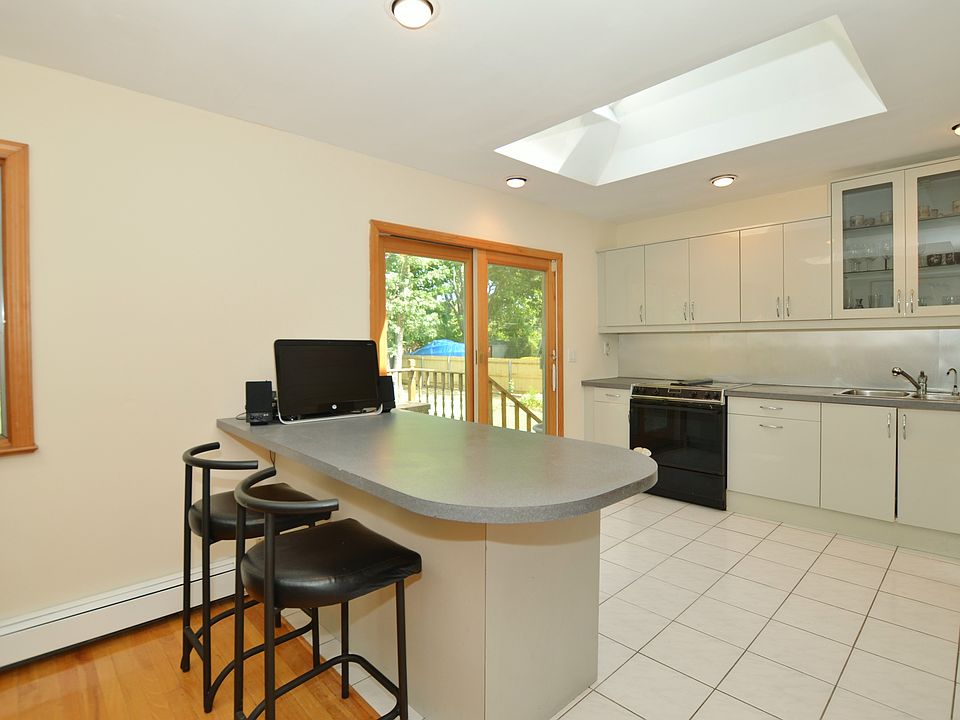 1st image of 202 Tinton Pl