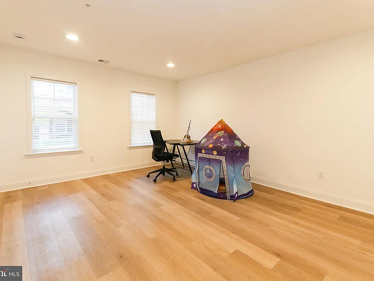 1317 Canning Way — Photo 16