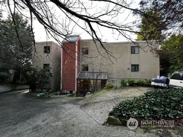 620 W Mercer Place #1-A, Seattle, WA 98119