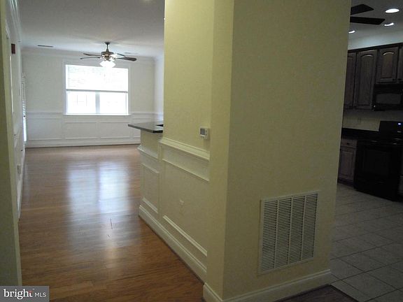 5th image of 902 Macphail Woods Xing APT 4G
