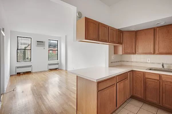 1st image of 413 W 47th St APT 4A