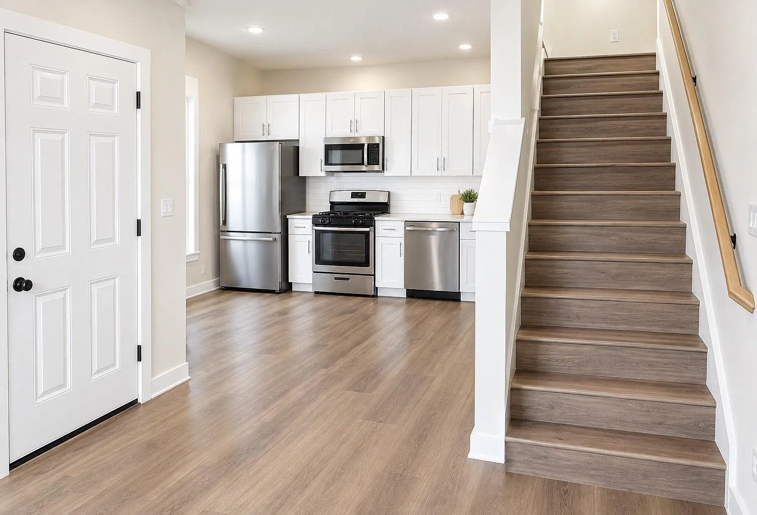 3 bed, 2.0 bath, 1580 sqft, $1,950 — Photo 3