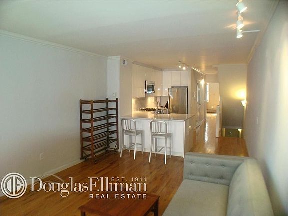 3rd image of 617 E 11th St APT C4