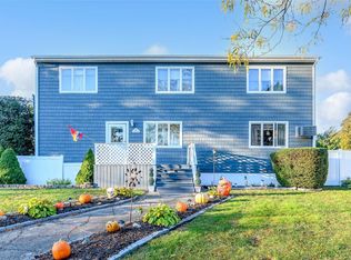 587 Rockaway St, West Islip, NY 11795