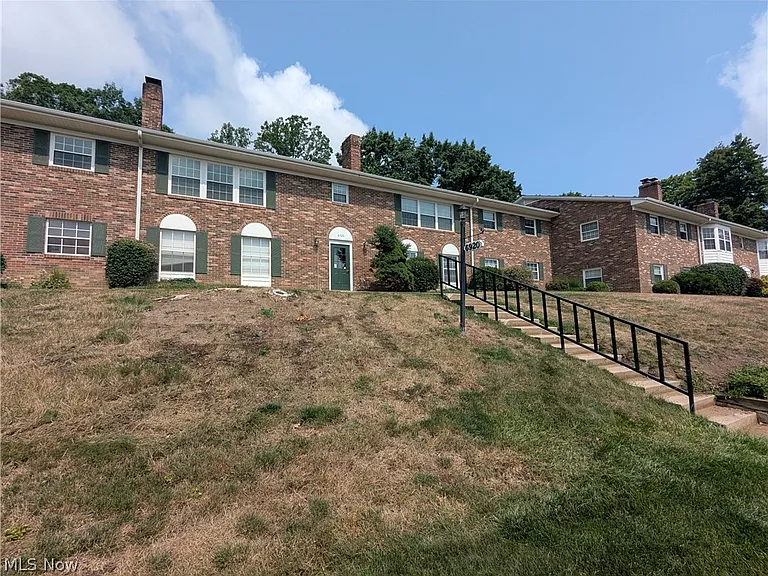 6920 Carriage Hill Dr #104 — Photo 2