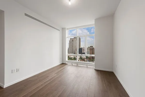 Rented by Nest Seekers International | media 9