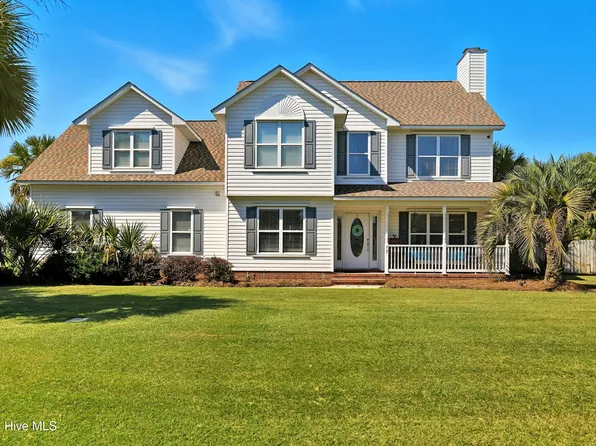 17 E Brenda Lee Drive, Hampstead, NC 28443