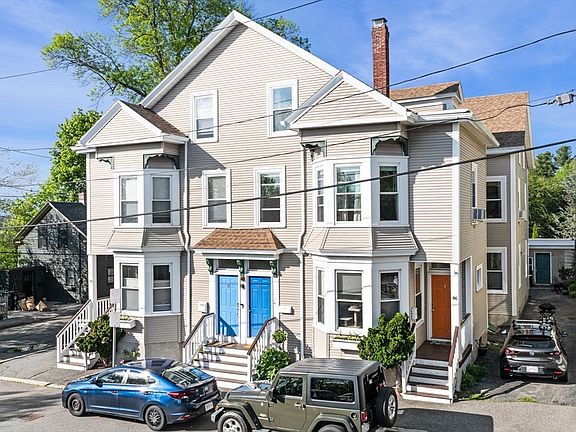 3rd image of 48 Northey St Unit 48