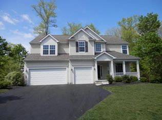 3253 Autumn Applause Dr, Lewis Center, OH 43035