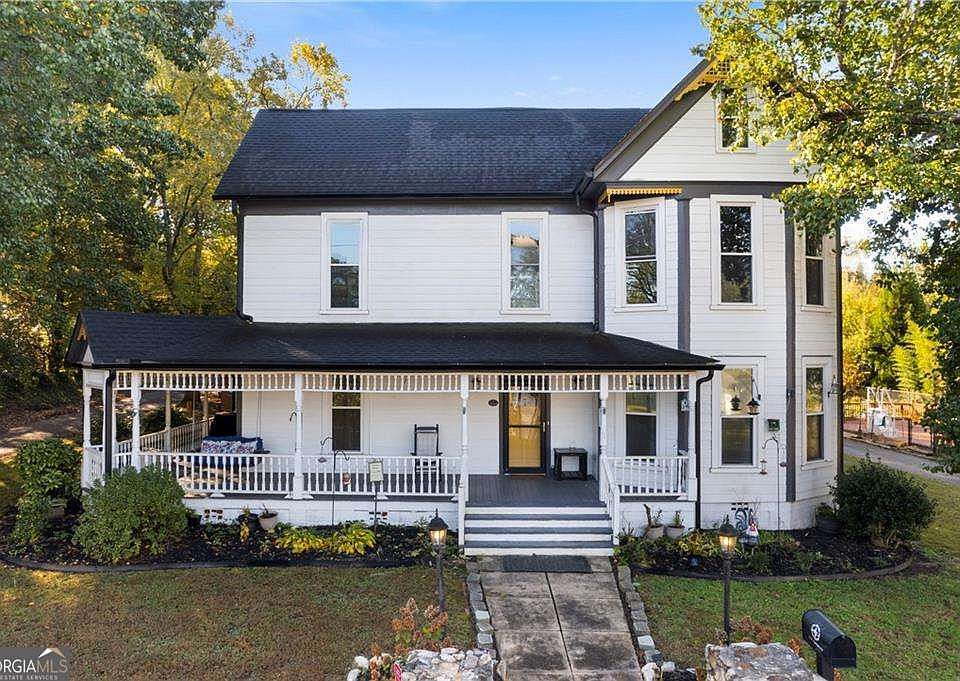 1st image of 112 Cherry St
