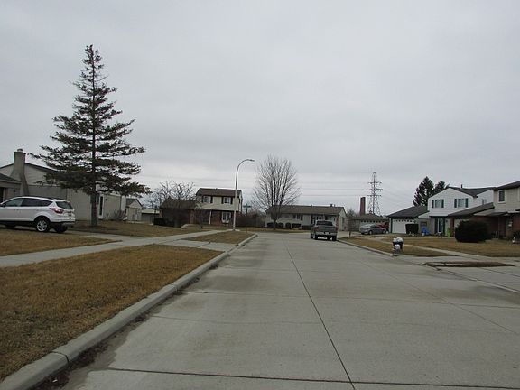 4th image of 30547 Blairmoor Dr