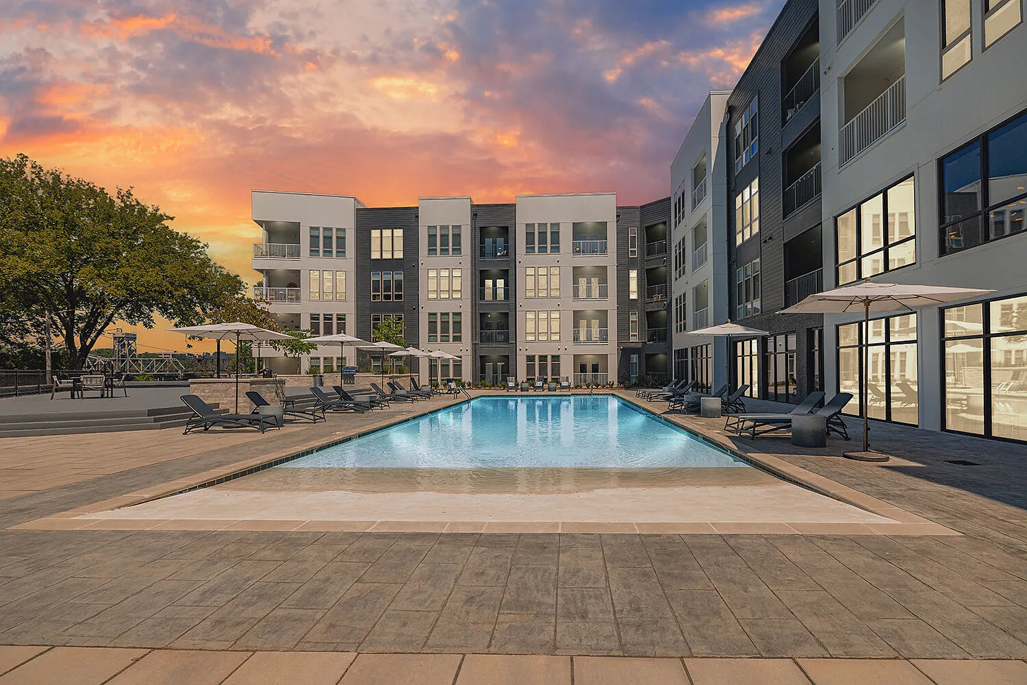 Vue on Riverfront — Photo 3