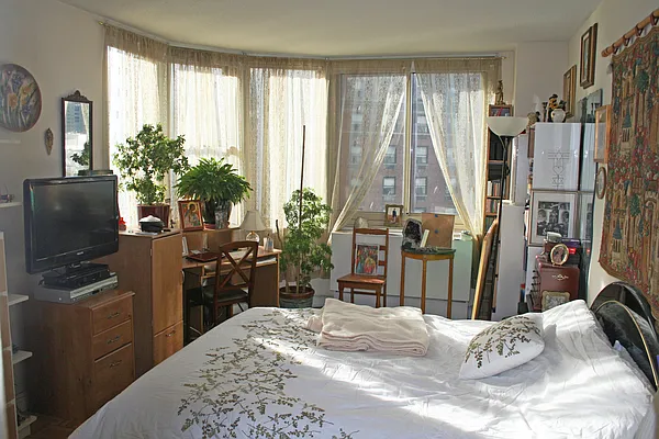 Rented by Upton Realty Group | media 2