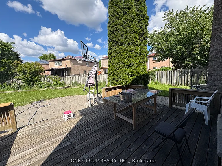 95 Dunbar Cres — Photo 24