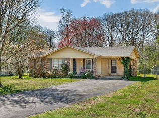 18 Town Rd, Fayetteville, TN 37334